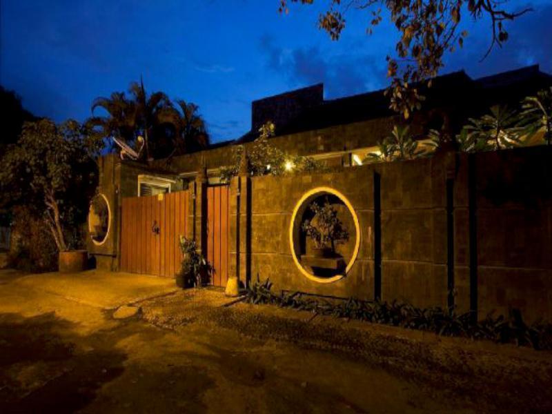 Puri Minggiran Guesthouse Yogya Jogjakarta Buitenkant foto