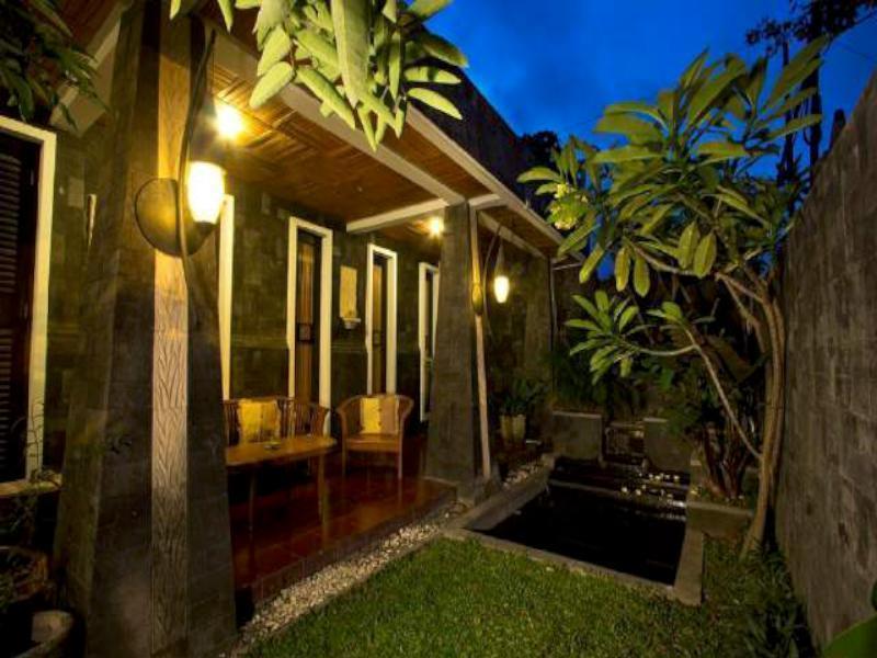 Puri Minggiran Guesthouse Yogya Jogjakarta Buitenkant foto