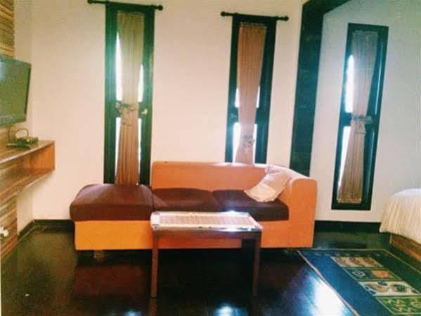 Puri Minggiran Guesthouse Yogya Jogjakarta Buitenkant foto