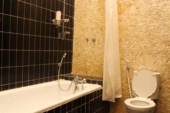 Puri Minggiran Guesthouse Yogya Jogjakarta Buitenkant foto