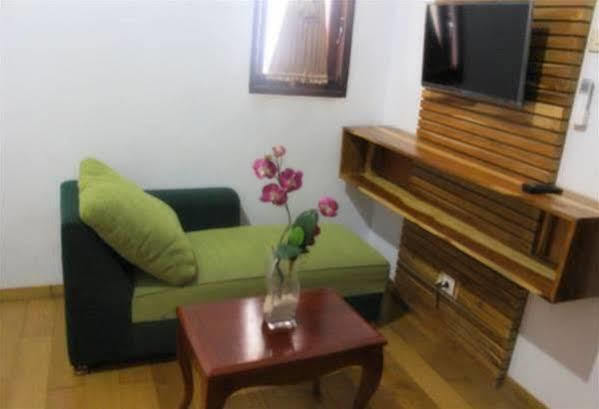 Puri Minggiran Guesthouse Yogya Jogjakarta Buitenkant foto
