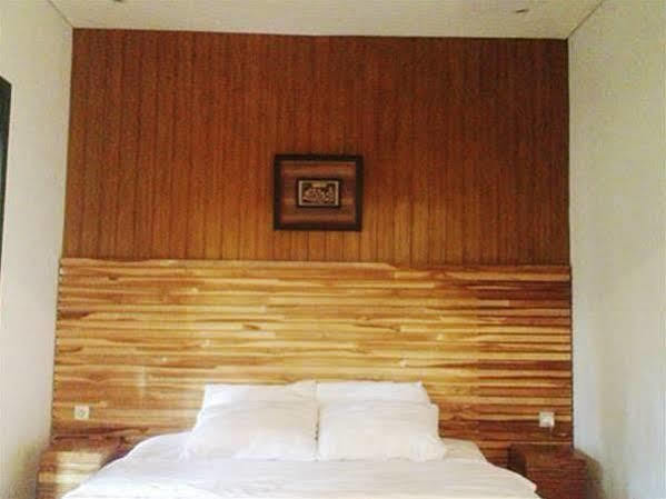 Puri Minggiran Guesthouse Yogya Jogjakarta Buitenkant foto